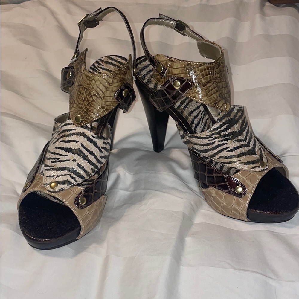 BKE Black and Cream Zebra Print Heels
